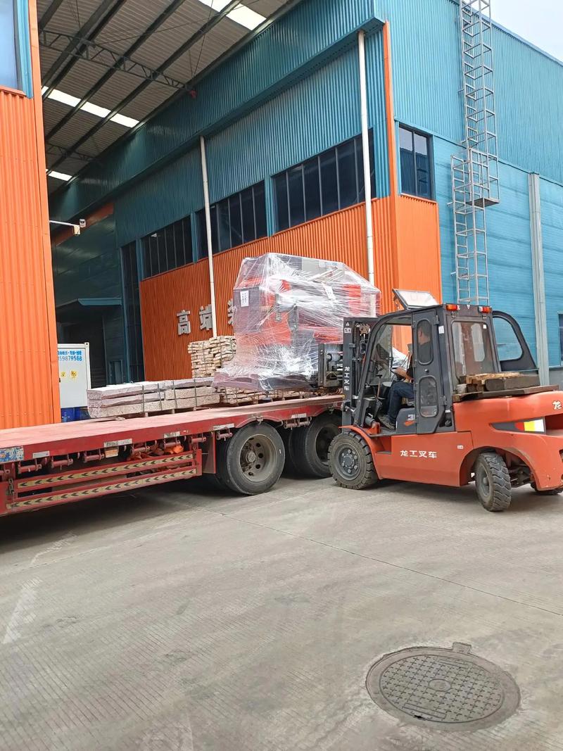 JD-700重力铸造机 带上下抽芯功能的高效装卸搬运解决方案